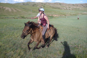 Comment prendre de belles photos en Mongolie : paysages, portraits de nomades mongols, comment prendre des photos en &eacute;tant &agrave; cheval, cadrage, astuces techniques, conseils pratiques, appareil photo compact ou reflex... - Randocheval Mongolie / Absolu Voyages
