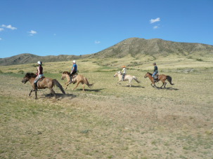 Comment prendre de belles photos en Mongolie : paysages, portraits de nomades mongols, comment prendre des photos en &eacute;tant &agrave; cheval, cadrage, astuces techniques, conseils pratiques, appareil photo compact ou reflex... - Randocheval Mongolie / Absolu Voyages