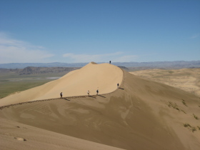G&eacute;ographie de la Mongolie : chaines de l'Altai, du Khangai et du Khentii, lac Kh&ouml;vsg&ouml;l, rivi&egrave;re Orkhon, d&eacute;sert de Gobi... Randocheval Mongolie / Absolu Voyages