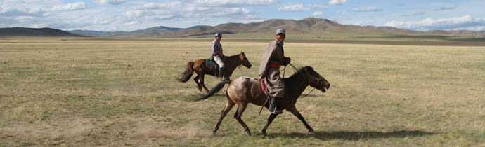 Pourquoi choisir Randocheval Mongolie : souplesse et qualit&eacute; d'une agence locale mongole francophone et service et garanties d'une agence de voyages fran&ccedil;aise - Randocheval Mongolie, structure locale de Randocheval et Absolu Voyages